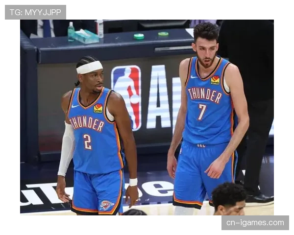 关键时刻战术板:解析雷霆队SGA与霍姆格伦的边线球配合