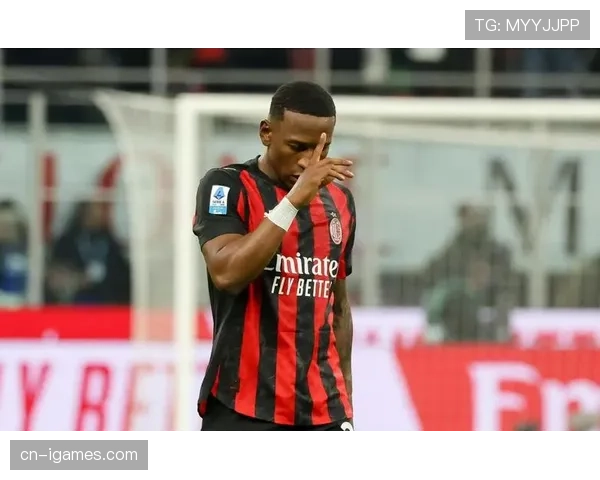 镜头捕捉：米兰德比中，国米门将扑出点球后怒吼激励全队